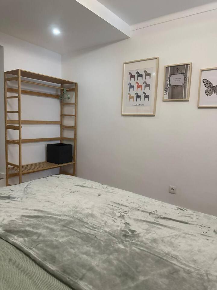 Stylish Renovated Apartment In Chiado Lissabon Buitenkant foto