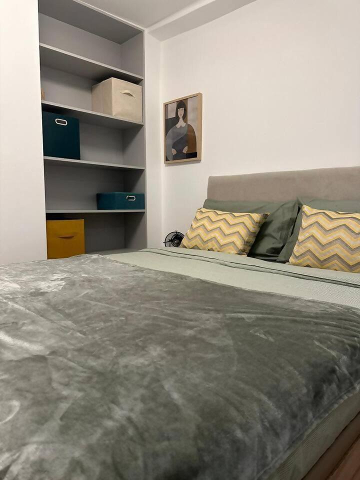 Stylish Renovated Apartment In Chiado Lissabon Buitenkant foto