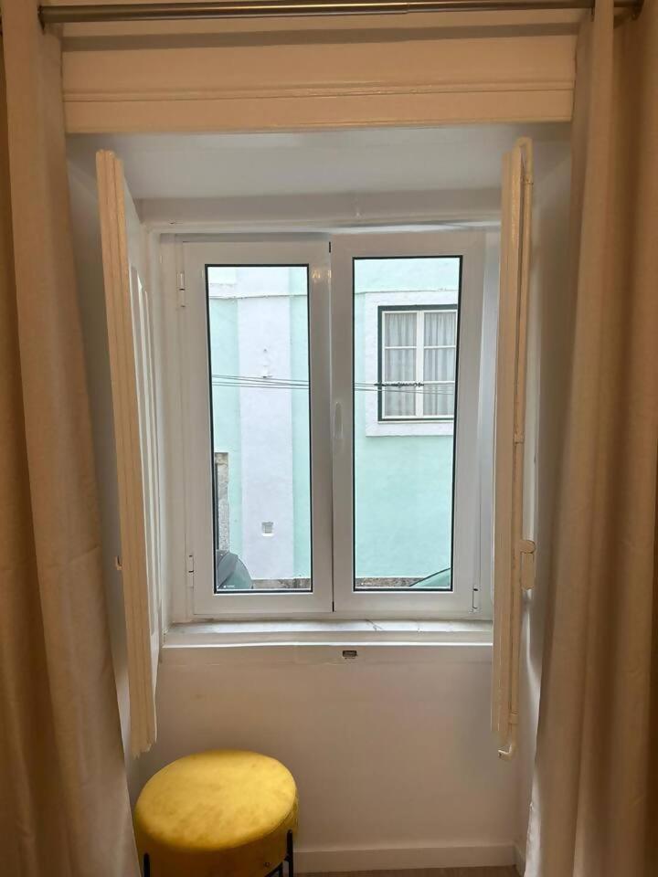 Stylish Renovated Apartment In Chiado Lissabon Buitenkant foto